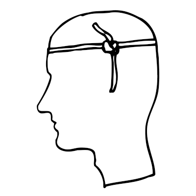 Dans les mains, une tête de profil ceinte d'une cordelette nouée